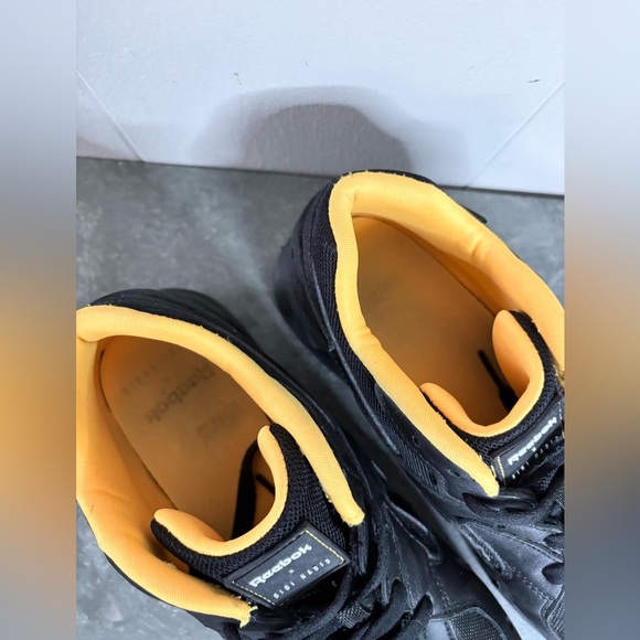 Reebok x GiGi Hadid Aztrek Sneakers black yellow mens size 7 EU 39 women’s 8.5 - Picture 4 of 10